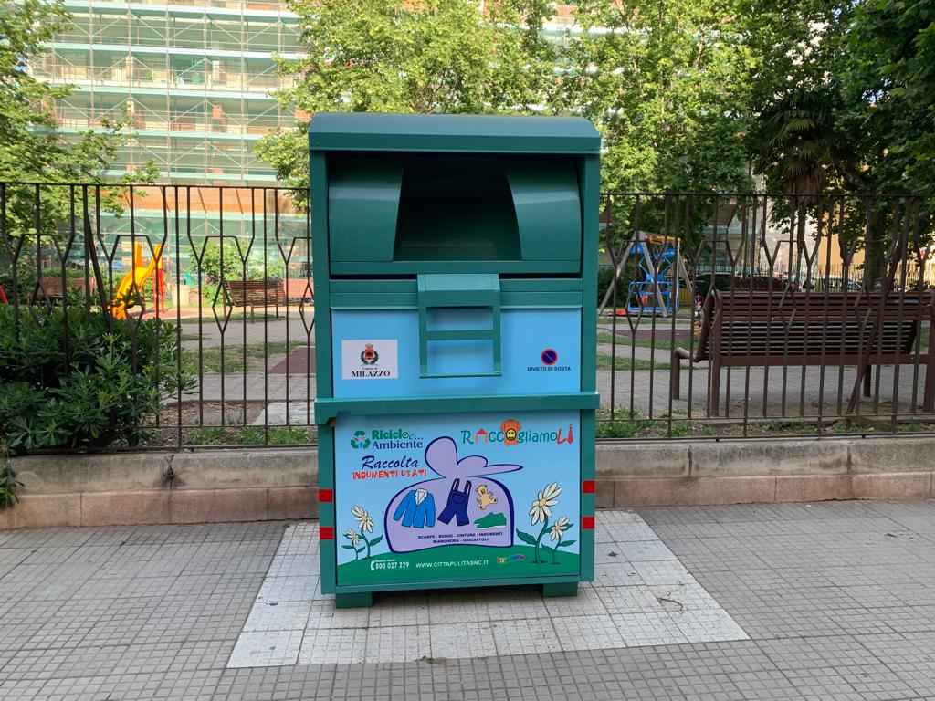 Conferimento degli indumenti usati nei cassonetti dell’Azienda Città Pulita snc