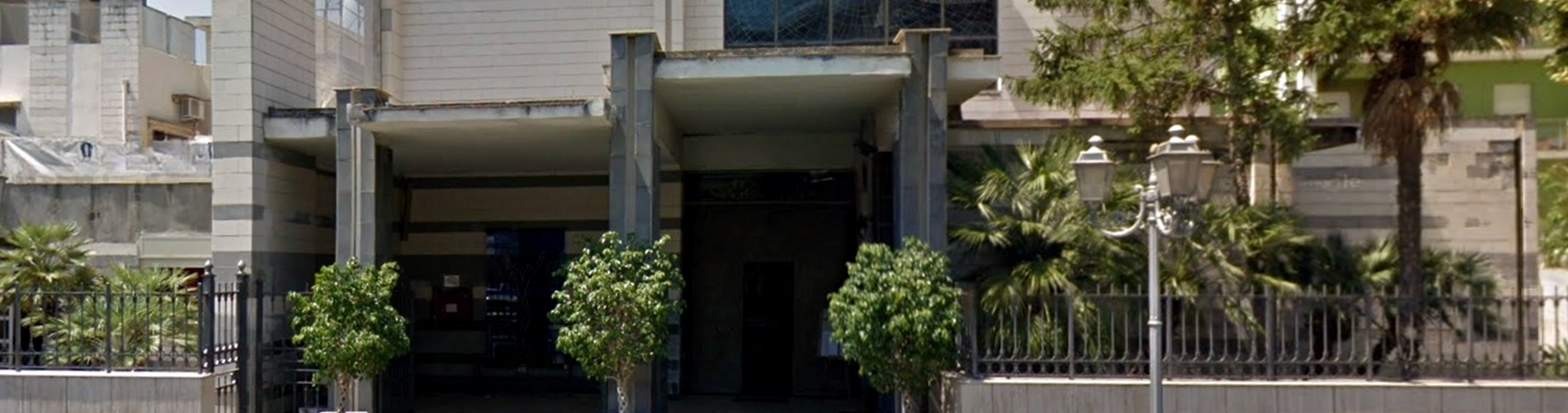 La Chiesa del Sacro Cuore di Gesù (meglio nota come "Sacro Cuore") La Chiesa del Sacro Cuore di Gesù (meglio nota come "Sacro Cuore")